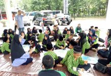Pelajar MI Hayatul Jadidah, Lebak Belajar Mencintai Laut