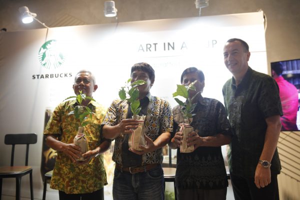 "Art in a Cup" Kampanye Starbucks Mengapresiasi Petani Kopi