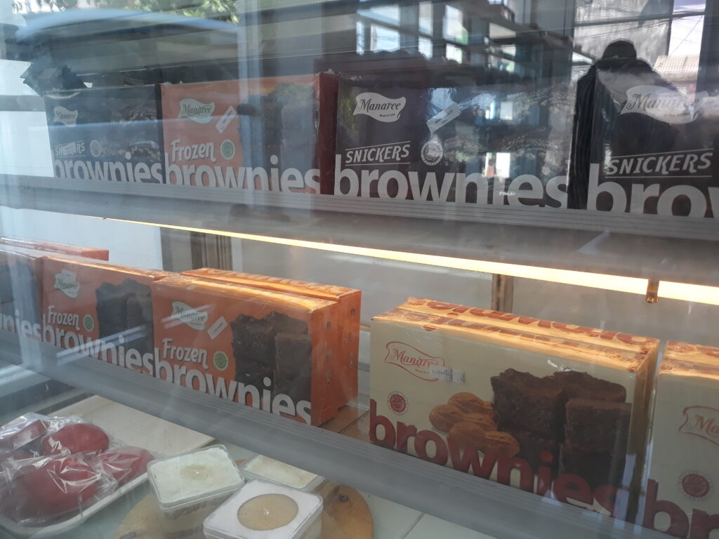 Manaree Bread and Cake Luncurkan Donat Pizza Ukuran 40 Centimeter