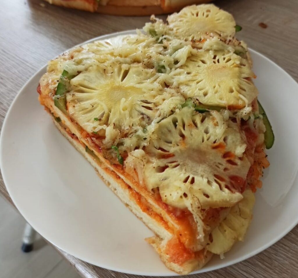 Manaree Bread and Cake Luncurkan Donat Pizza Ukuran 40 Centimeter