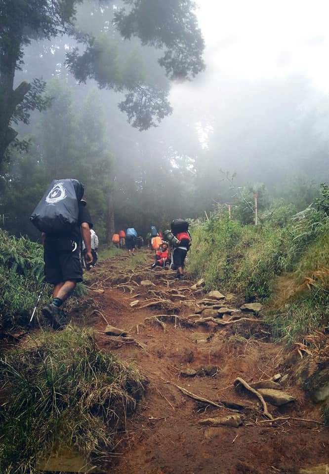 Cuaca Buruk di Gunung Sumbing Pendakian Cukup di Pos 4