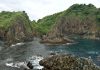 Eloknya Pantai Semeti Lombok yang Dikelilingi Batu Karang