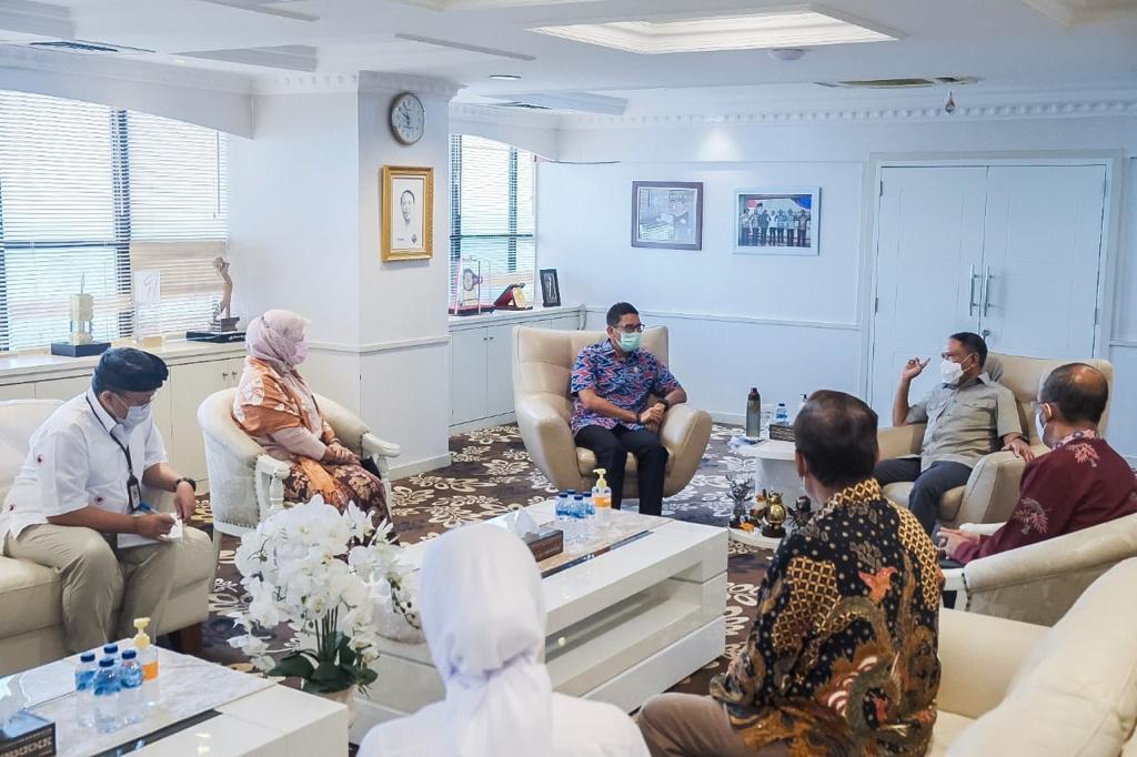 Menparekraf Bahas Quick Win Penyelenggaraan Wisata Olahraga dengan Menpora