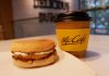 McDonald’s Indonesia Bagikan Chicken Muffin untuk Tenaga Kesehatan dan Pengendara Ojol