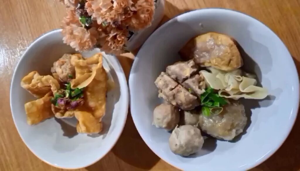 Nyaman, Bersih, Enak, dan Murah Makan “Bakwan Malang Mas No” Ekasanti Elisa