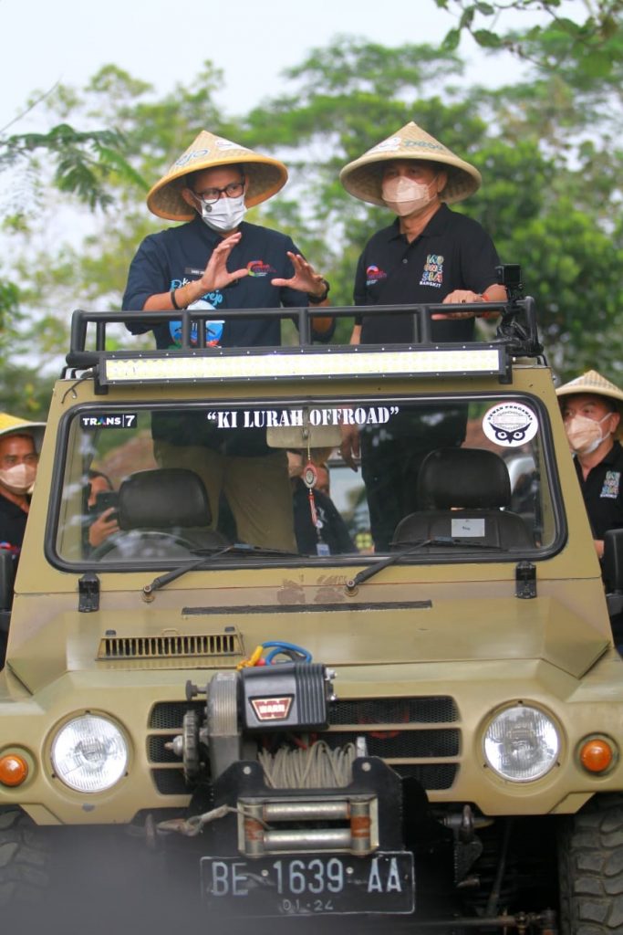 Peternak Kambing dan Supir Jeep Pandanrejo: Sandiaga Menteri yang Baik, Sopan, dan Merakyat
