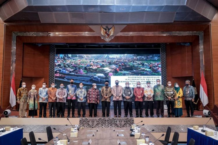 Menparekraf Tekankan Pentingnya Pengembangan Potensi Parekraf di Kalimantan Selatan