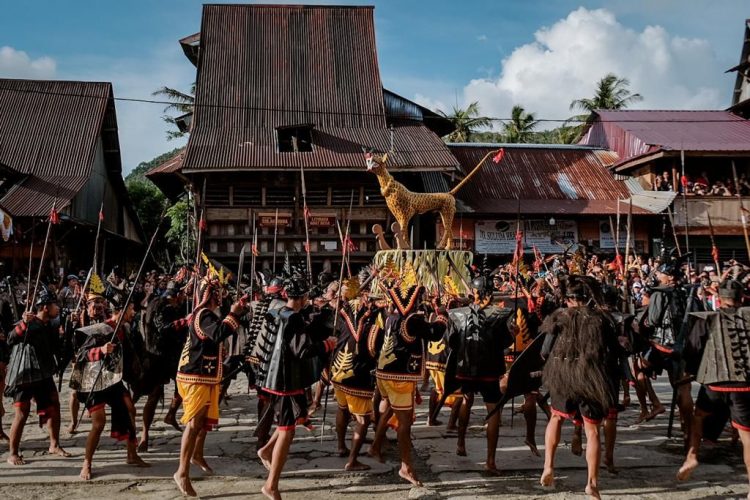 Menparekraf Kagumi Adat dan Budaya Desa Wisata Hilisimaetanö Nias Selatan