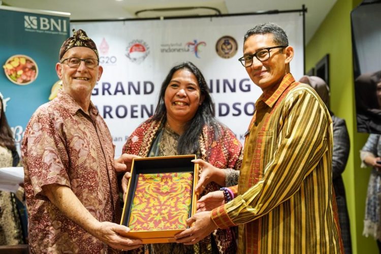 Menparekraf Resmikan Waroeng Windsor Bentuk Diplomasi Kuliner Indonesia di London