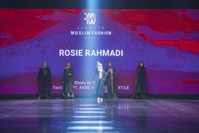 Terinspirasi Film "Filosofi Kopi", Rosie Rahmadi Hadirkan Koleksi Modest Wear Bertema Kopi