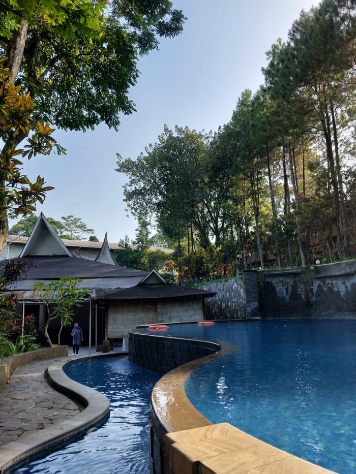 Yuk' Staycation ke Jambuluwuk Resort dengan Konsep Rumah Kayu dan Nuansa Alam