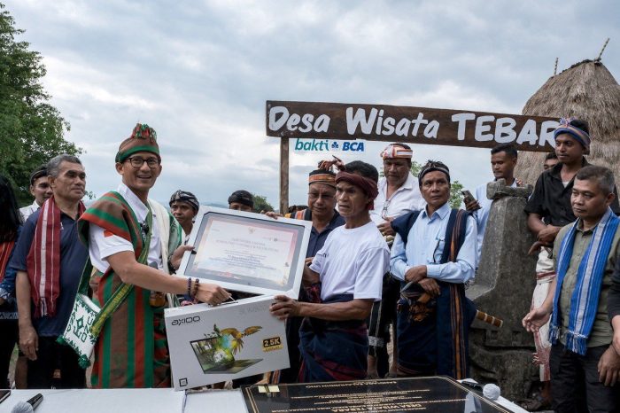 "Sandalwood Pony" Mengiringi Kunjungan Menparekraf di Desa Wisata Tebara NTT