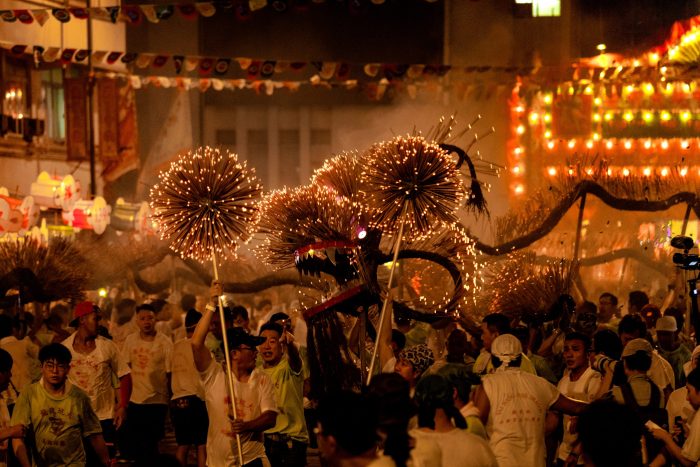 Hong Kong Kembali Hadirkan Tarian Naga Api Tai Hang di Festival Pertengahan Musim Gugur