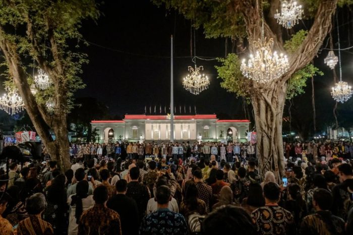 Keindahan Batik Nusantara Warnai Acara di Istana Berbatik