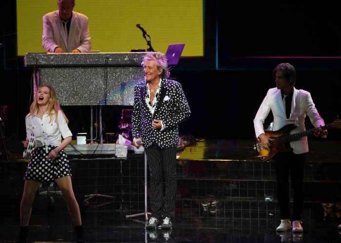 "Live in Concert, One Last Time" Rod Stewart Tampil di Marina Bay Sands Singapura