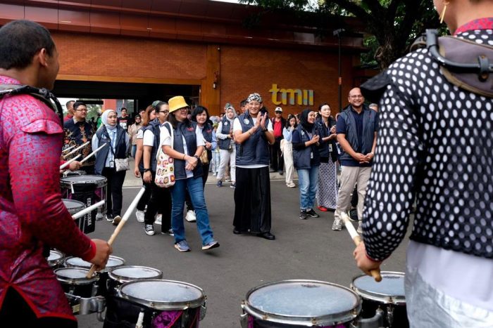 Menparekraf Pastikan Suasana Libur Nataru di TMII Kondusif