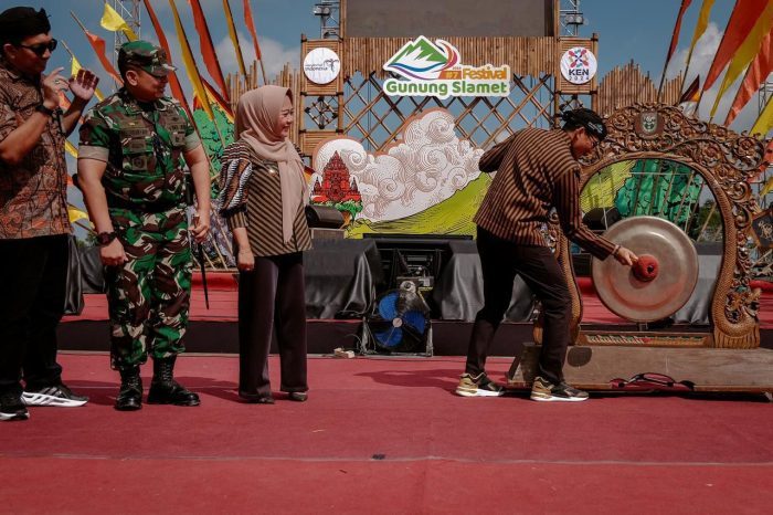 Menparekraf Buka "Festival Gunung Slamet 2024" di Purbalingga Jateng