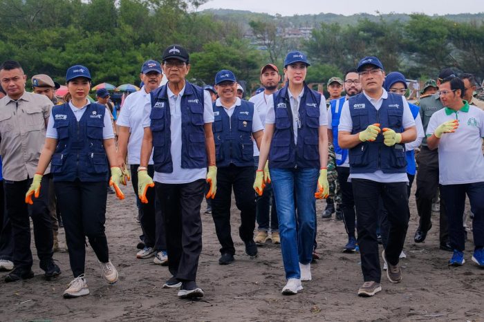 Kemenpar Bersama Pemprov DKI dan AGP Gelar Gerakan Wisata Bersih di Kota Tua Jakarta