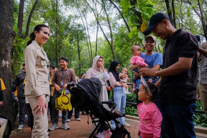 Menteri Pariwisata Tinjau Taman Margasatwa Ragunan Jelang Libur Lebaran