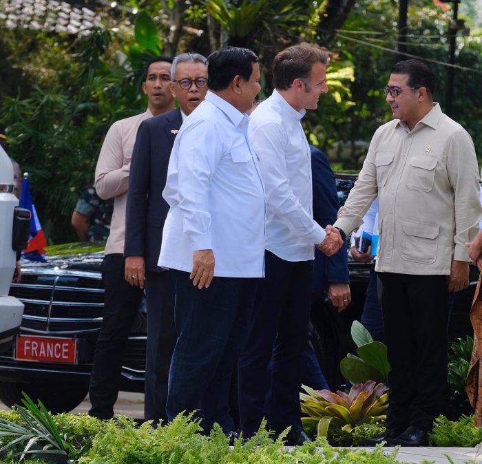 Dampingi Presiden Prabowo, Menteri Ekraf Sambut Macron di Borobudur
