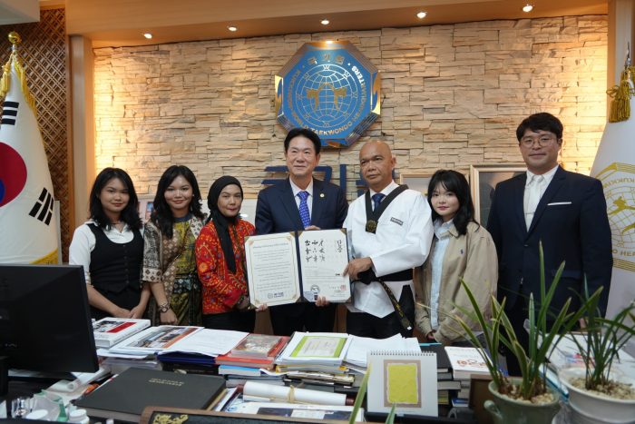 JAM-Intel Kejagung Reda Manthovani Raih Gelar Kehormatan Grand Master dari Markas Taekwondo Dunia