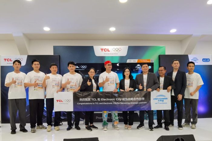 TCL Hadirkan Pengalaman Sinematik Terbaik di Rumah dengan TV Layar Besar 98 inch & 85 inch Eksklusif di Electronic City