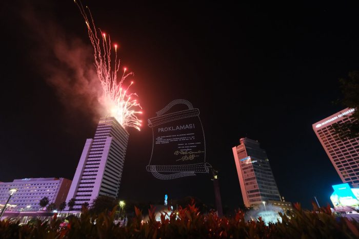 Formasi Drone Karya Anak Bangsa Jadi Daya Tarik Puncak Karnaval HUT ke-80 RI