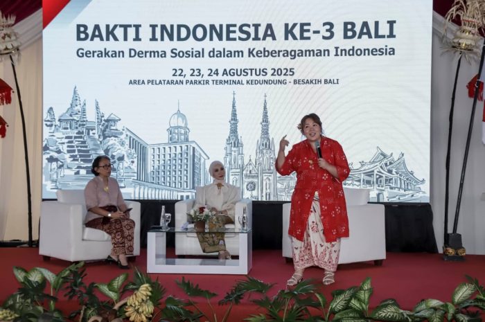 Bakti Indonesia Ketiga Rayakan Kemerdekaan di Pura Agung Besakih