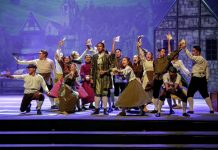 Wamen Ekraf Apresiasi Center Stage Community Hadirkan ‘Rodgers & Hammerstein’s Cinderella’