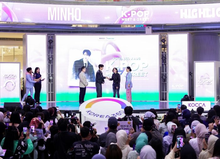 Wamen Ekraf Hadiri Handprinting Ceremony serta Meet & Greet Bersama Minho dan Highlight