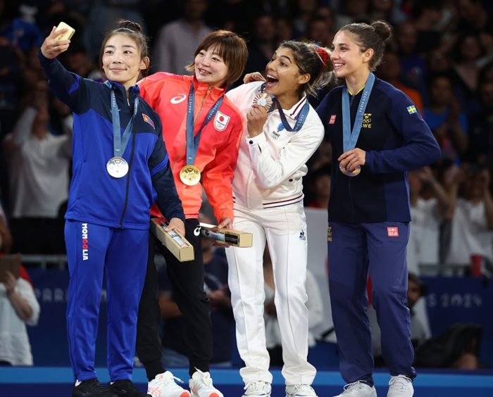 Samsung Luncurkan Galaxy Z Flip7 Olympic Edition untuk Olimpiade Milano Cortina 2026