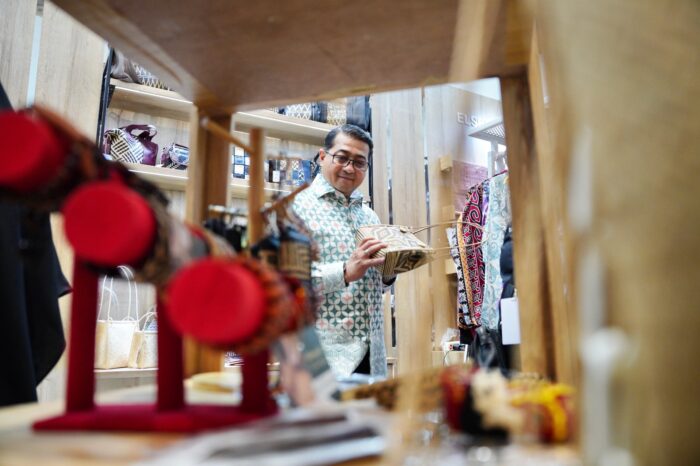 Menteri Ekraf Apresiasi Kontribusi Nyata Perempuan dalam Sektor Kriya Nasional di INACRAFT 2026