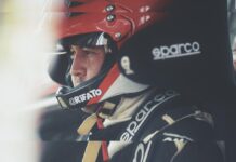 Lima Tips Berkendara Hemat BBM ala Pembalap Rifat Sungkar