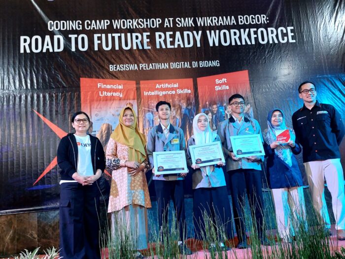 Perkuat Kesiapan Kerja Siswa di Era AI, DBS Foundation dan Dicoding Gelar Coding Camp Workshop di SMK Wikrama Bogor