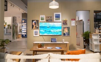 Denny Sumargo Dukung Peluncuran TCL A400 Pro, TV Premium Estetik Eksklusif di INFORMA Berita Perjalanan dan Pariwisata