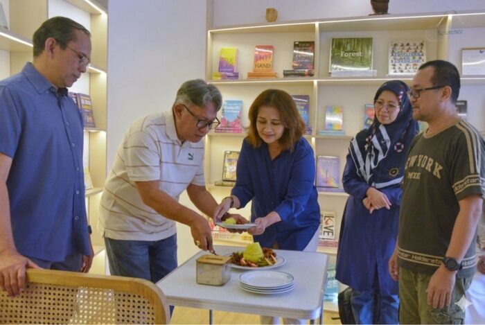 The Book Club 386: Hidupkan Literasi dan Pererat Koneksi Alumni SMAN 3 Jakarta