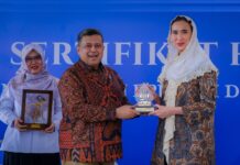 Menpar Serahkan Sertifikat Halal di Jatimulyo, Perkuat Daya Saing Desa Wisata