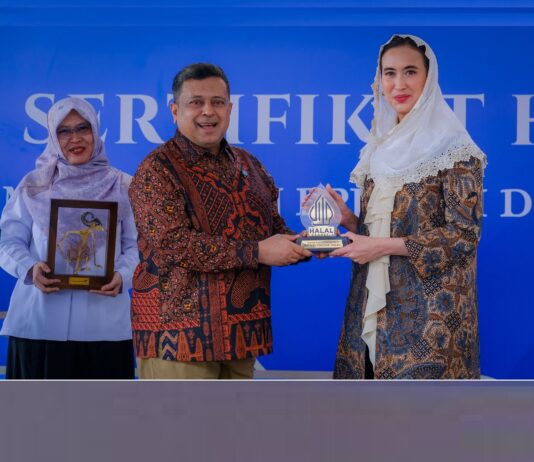 Menpar Serahkan Sertifikat Halal di Jatimulyo, Perkuat Daya Saing Desa Wisata Berita Perjalanan dan Pariwisata