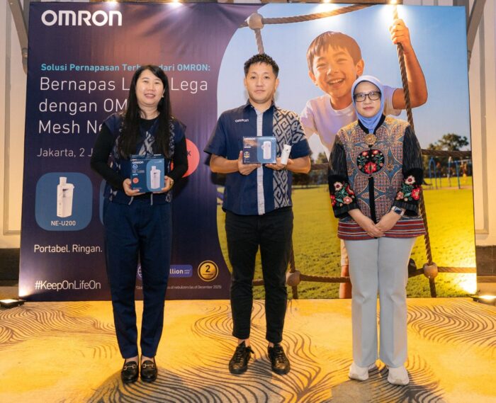 OMRON Healthcare Indonesia Luncurkan Nebulizer NE-U300, Solusi Terapi Pernafasan yang Praktis