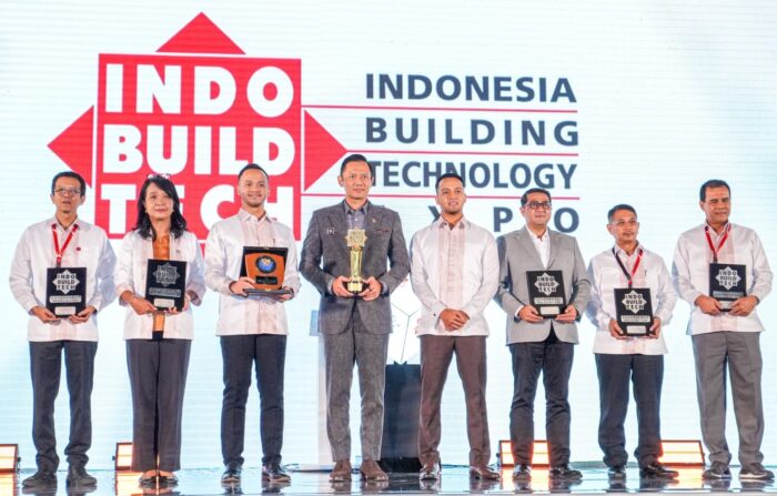 Menteri Ekraf Dorong Hilirisasi Kreativitas Lewat IndoBuildTech Expo 2026