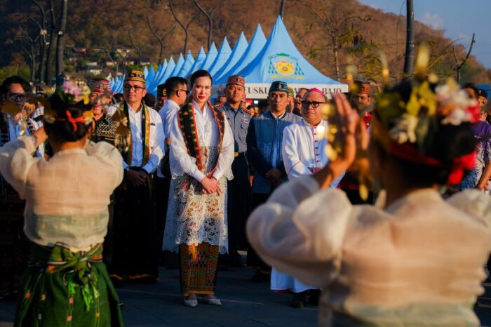 Menpar Sebut Partisipasi Masyarakat Jadi Kekuatan Utama “Festival Golo Koe 2026” 1 Menpar Sebut Partisipasi Masyarakat Jadi Kekuatan Utama “Festival Golo Koe 2026”