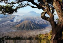 Bromo Kembali Dibuka, Menpar: Pariwisata Pulih, Kelestarian Harus Dijaga Bersama