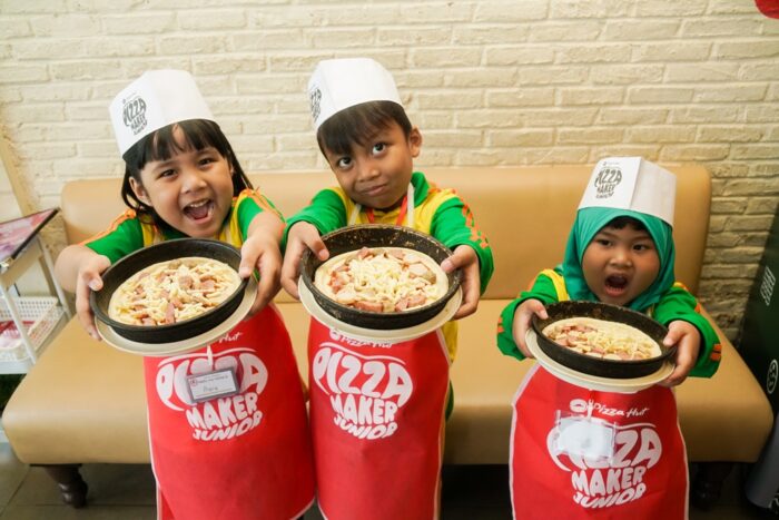 Pizza Hut Indonesia dan PlayDoh Ajak Keluarga Ciptakan Momen Bermain dan Berkreasi Bersama