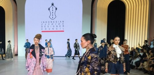 Kementerian Ekraf Apresiasi Gaya Archive, Angkat Budaya Lewat Fesyen Berita Perjalanan dan Pariwisata