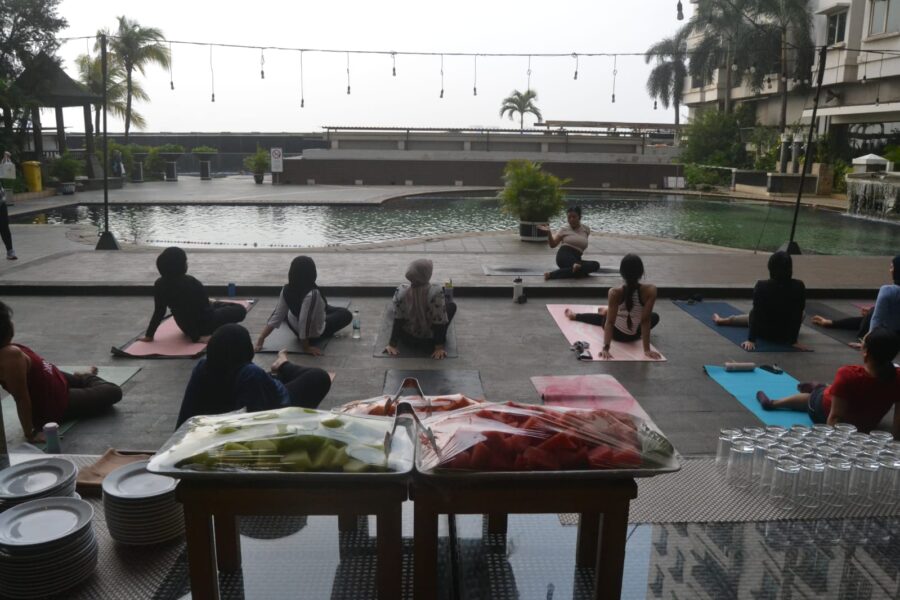 Sambut World Tourism Day 2026, Yogadihotel Gelar Sunset Yoga by The Pool di Grand Whiz Poins Simatupang 2 Sambut World Tourism Day 2026, Yogadihotel Gelar Sunset Yoga by The Pool di Grand Whiz Poins Simatupang
