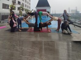 Yogadihotel dan Grand Travello Bekasi Ajak Pekerja Kelola Stres Lewat Yoga Berita Perjalanan dan Pariwisata