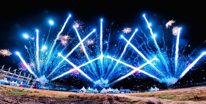 Moto GP Mandalika 2026 ditutup dengan Spektakuler: Sentuhan Emas Mulia Fireworks SFX Warnai Langit Mandalika 1 Moto GP Mandalika 2026 ditutup dengan Spektakuler: Sentuhan Emas Mulia Fireworks SFX Warnai Langit Mandalika