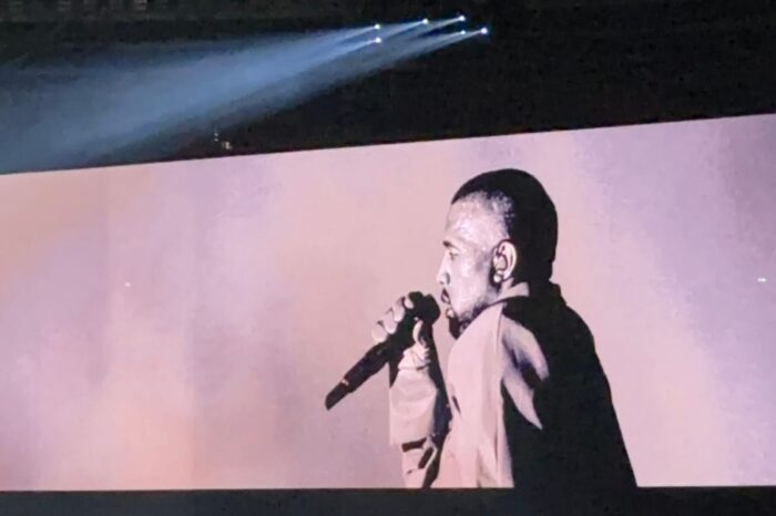 Konser Ye Sedot 25 Ribu Penonton Asing, Indonesia Kian Diperhitungkan di Panggung Musik Dunia 1 Konser Ye Sedot 25 Ribu Penonton Asing, Indonesia Kian Diperhitungkan di Panggung Musik Dunia